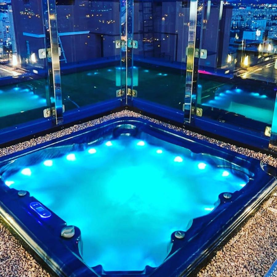 1 Room 60M2 Center Of Obolon Near River Side. With Terrace. 22 Floor 키예프 외부 사진