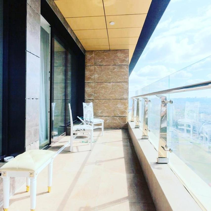 1 Room 60M2 Center Of Obolon Near River Side. With Terrace. 22 Floor 키예프 외부 사진